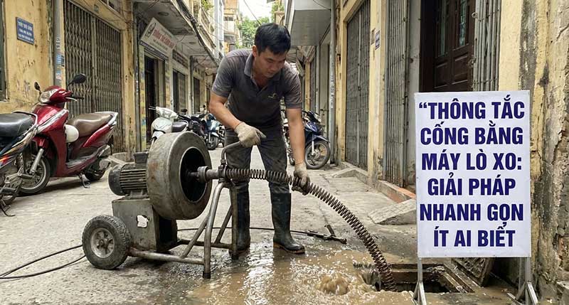 Thông tắc cống bằng máy lò xo: Giải pháp nhanh gọn ít ai biết